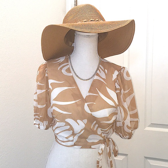 COPY - Tropical Print Cropped Wrap Top Safari Tan & White Size M New With Tags - Picture 2 of 6